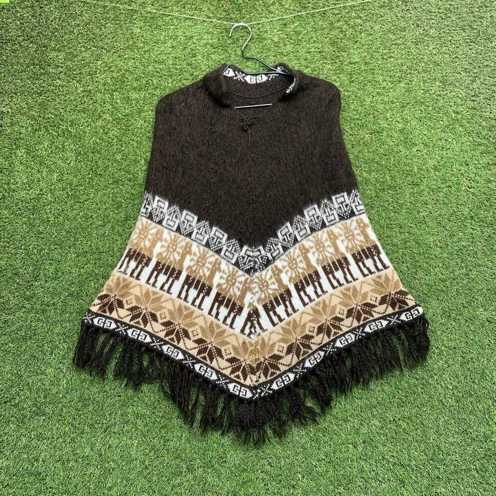 Bolivia Vintage Poncho Shawl Womens Small 100% Alpaca Wool Aztec Pullover 90s
